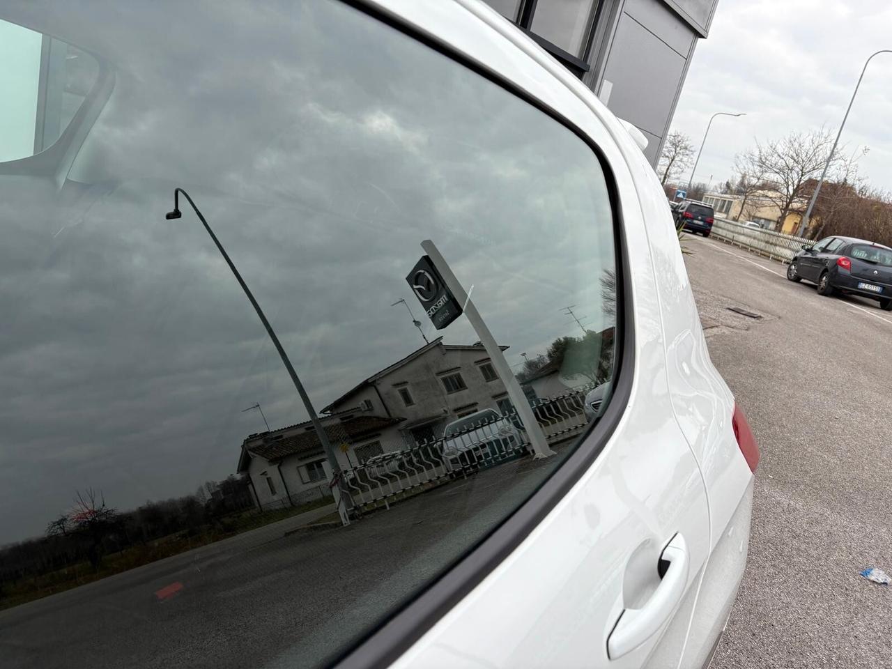 Peugeot 308 GTi 1.6 THP 200 CV 5p.