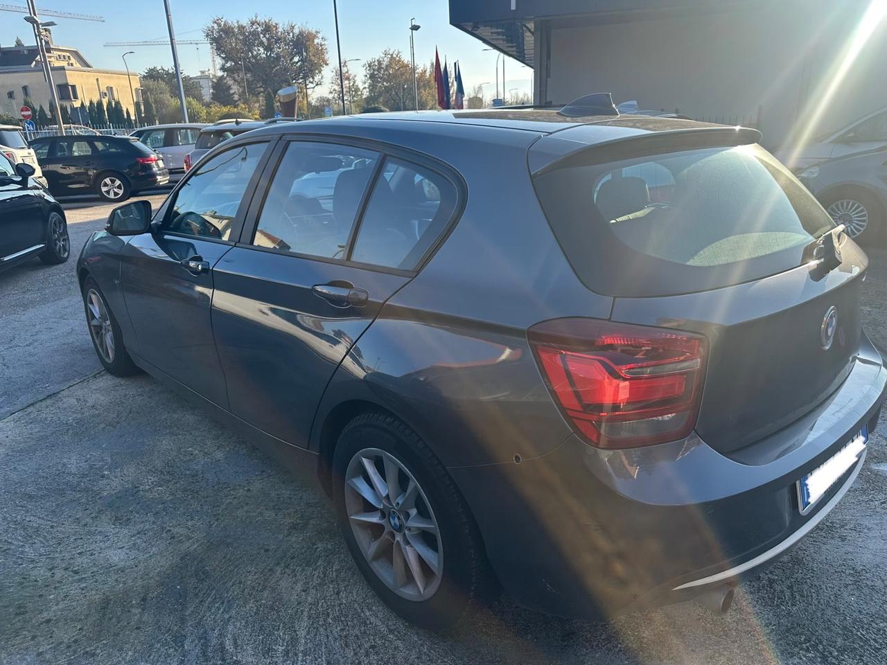 Bmw 116 116d 5p. Urban led sensori di p. cerchi lega e misto pelle