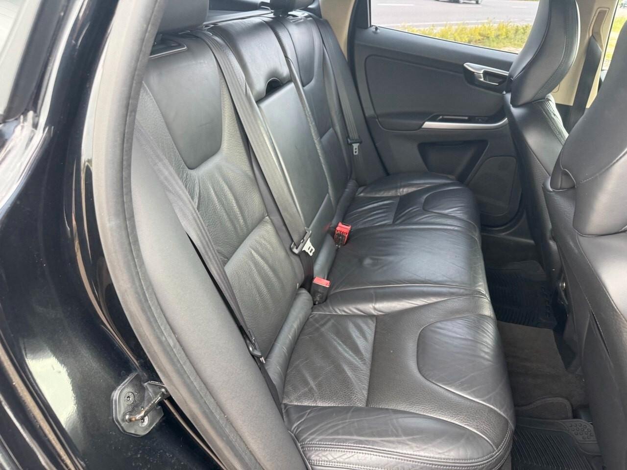 Volvo XC 60 XC60 D5 AWD Geartronic Kinetic