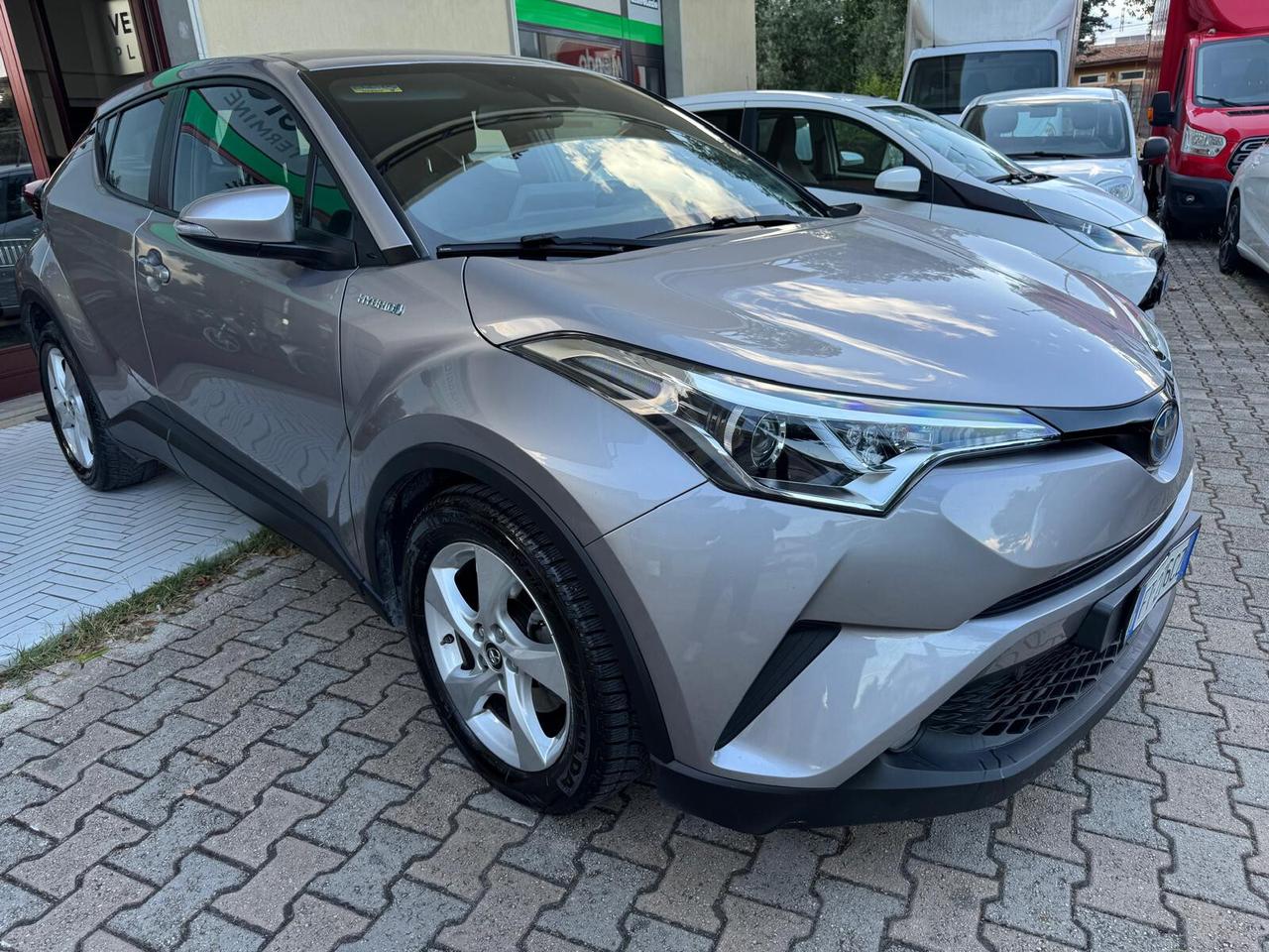Toyota C-HR 1.8 Hybrid E-CVT Business