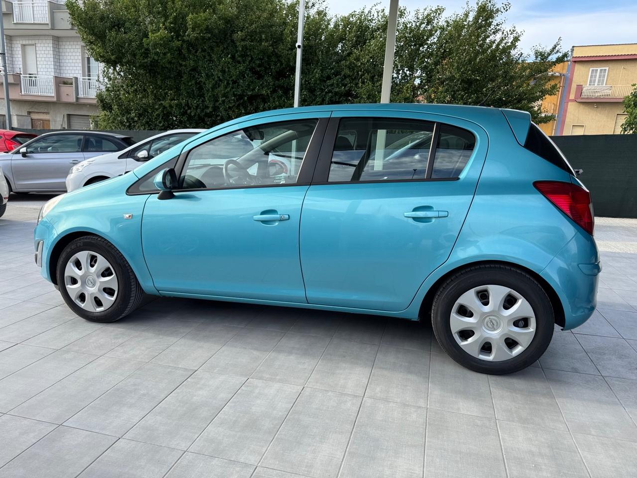 Opel Corsa 1.2 5 porte Club