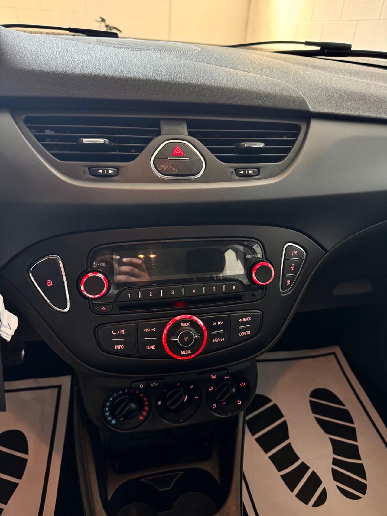Opel Corsa 1.4 90CV GPL Tech 5 porte Innovation