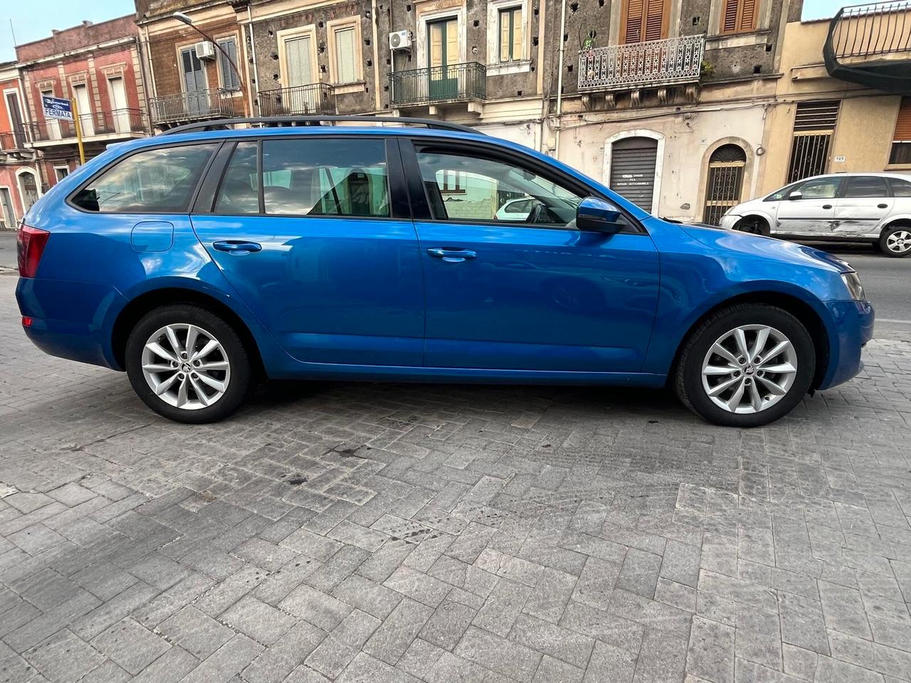 Skoda Octavia 1.6 TDI CR 105 CV Wagon Elegance