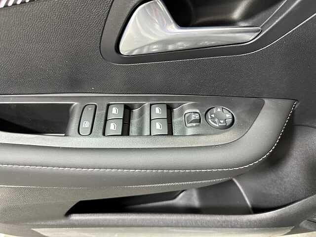 Peugeot 208 PureTech 100 cv Stop&Start 5 porte Allure KM ZERO