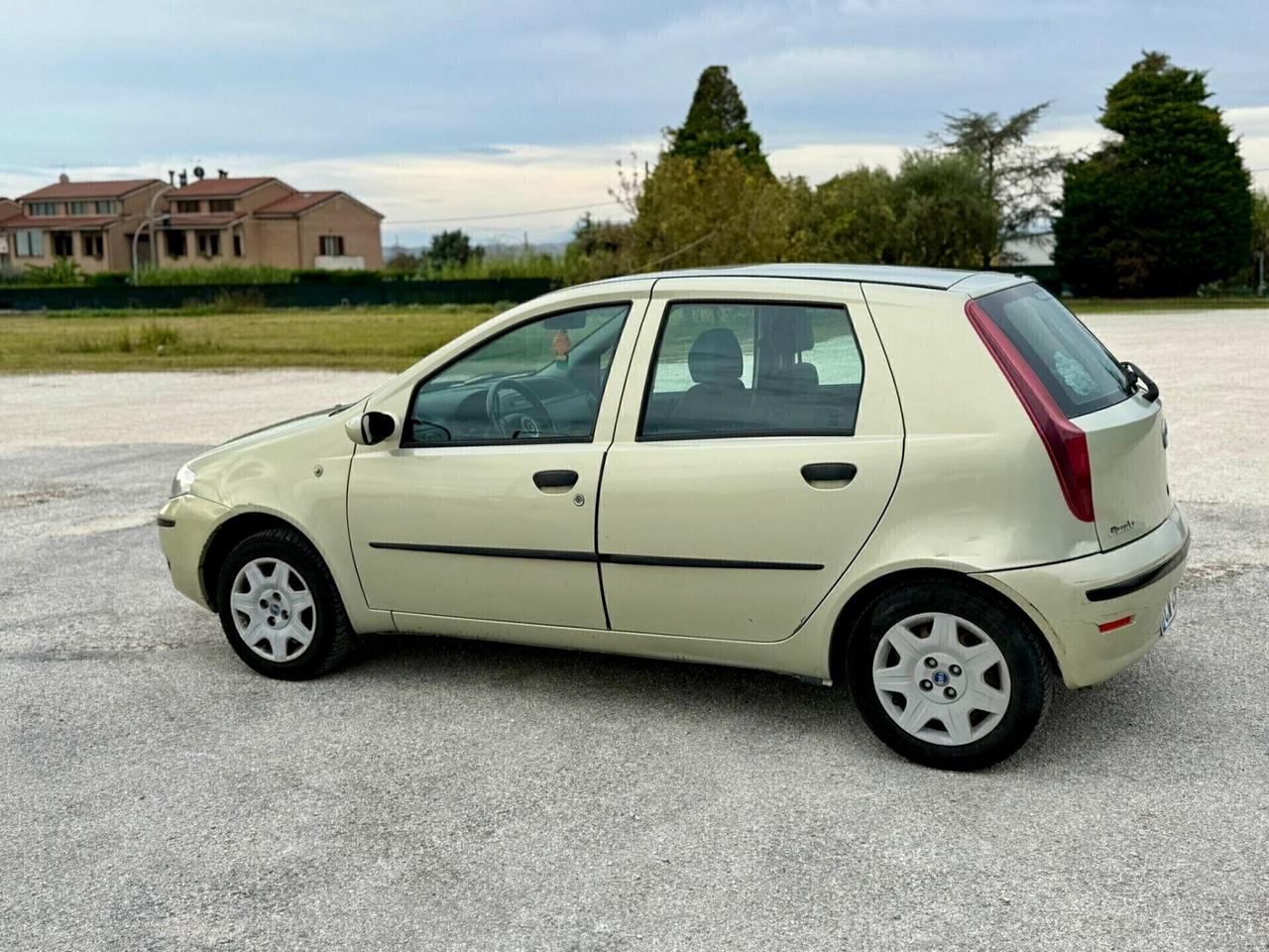 Fiat punto 5porte 1.2 benzina NEOPATENTATI