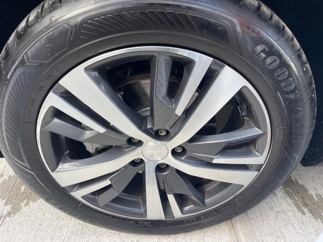 Peugeot 3008 BlueHDi 130 S&S EAT8 Allure