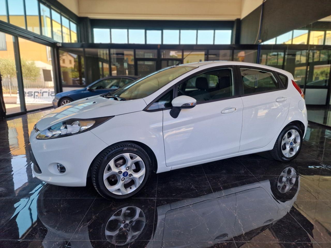 Ford Fiesta 1.4 5 porte Bz.- GPL Titanium
