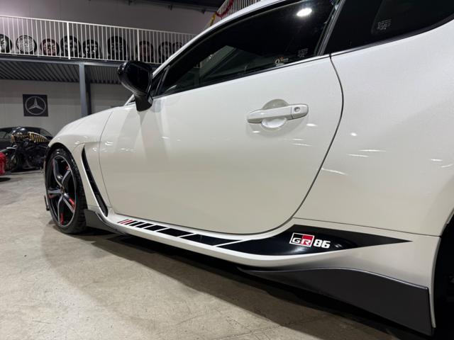 TOYOTA GR86 WHITE PERLA MILTEK PREMIUM SPORT