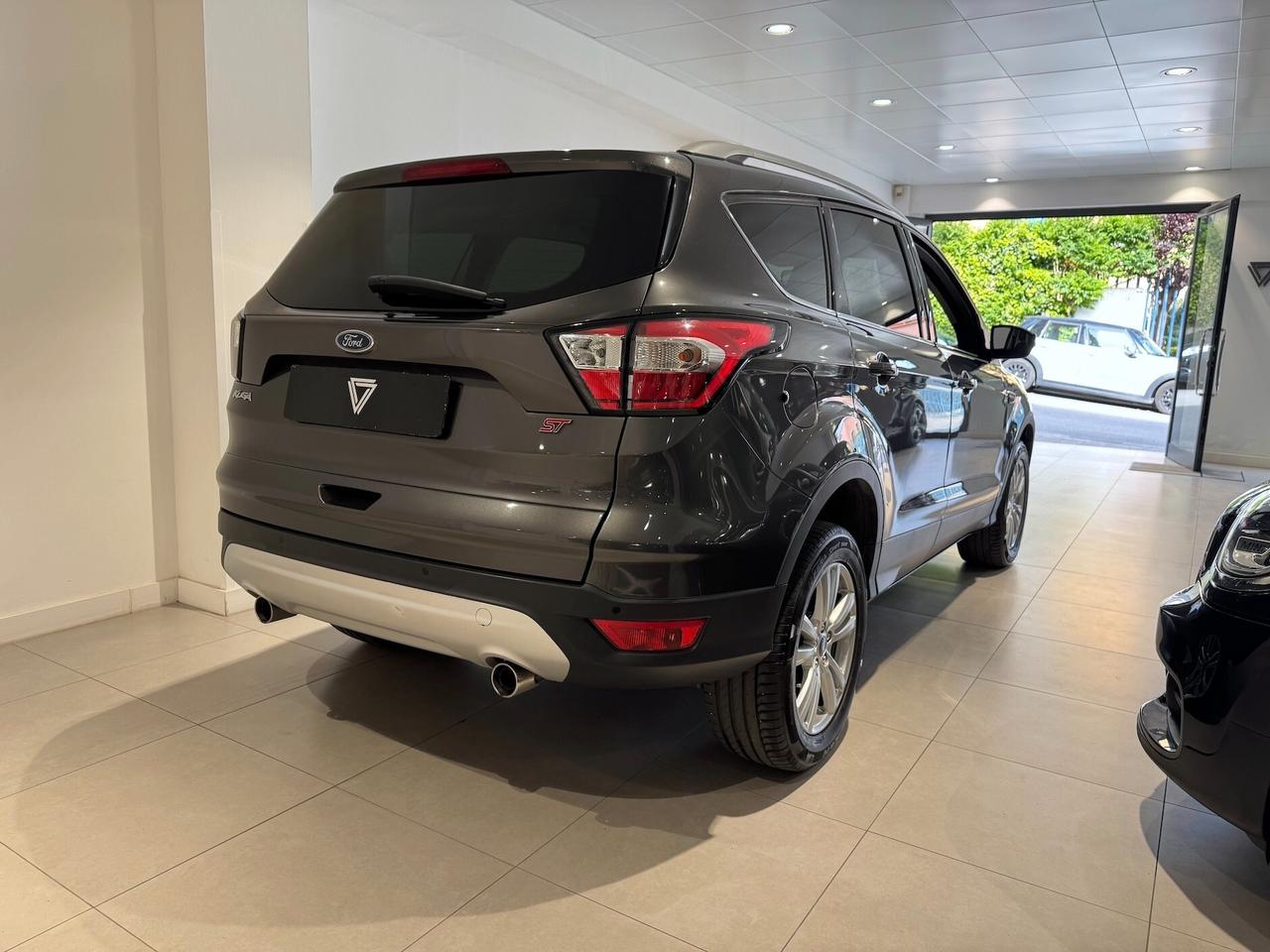 Ford Kuga 1.5 TDCI 120 CV S&S 2WD Powershift Business