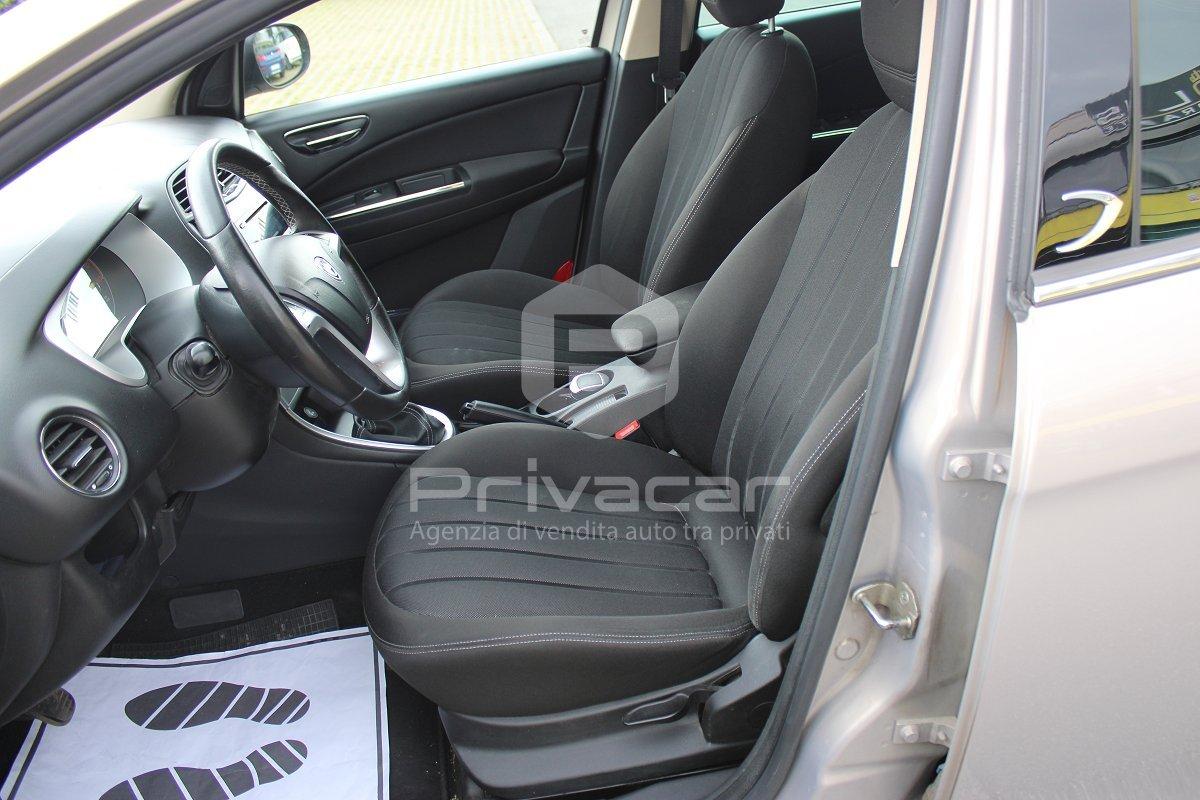 LANCIA Delta 1.6 MJT DPF 105 CV Silver