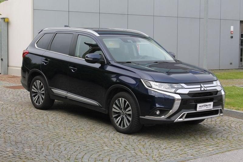 Mitsubishi Outlander 2.0 4WD GPL Bi-fuel CVT Insport SDA 7 posti