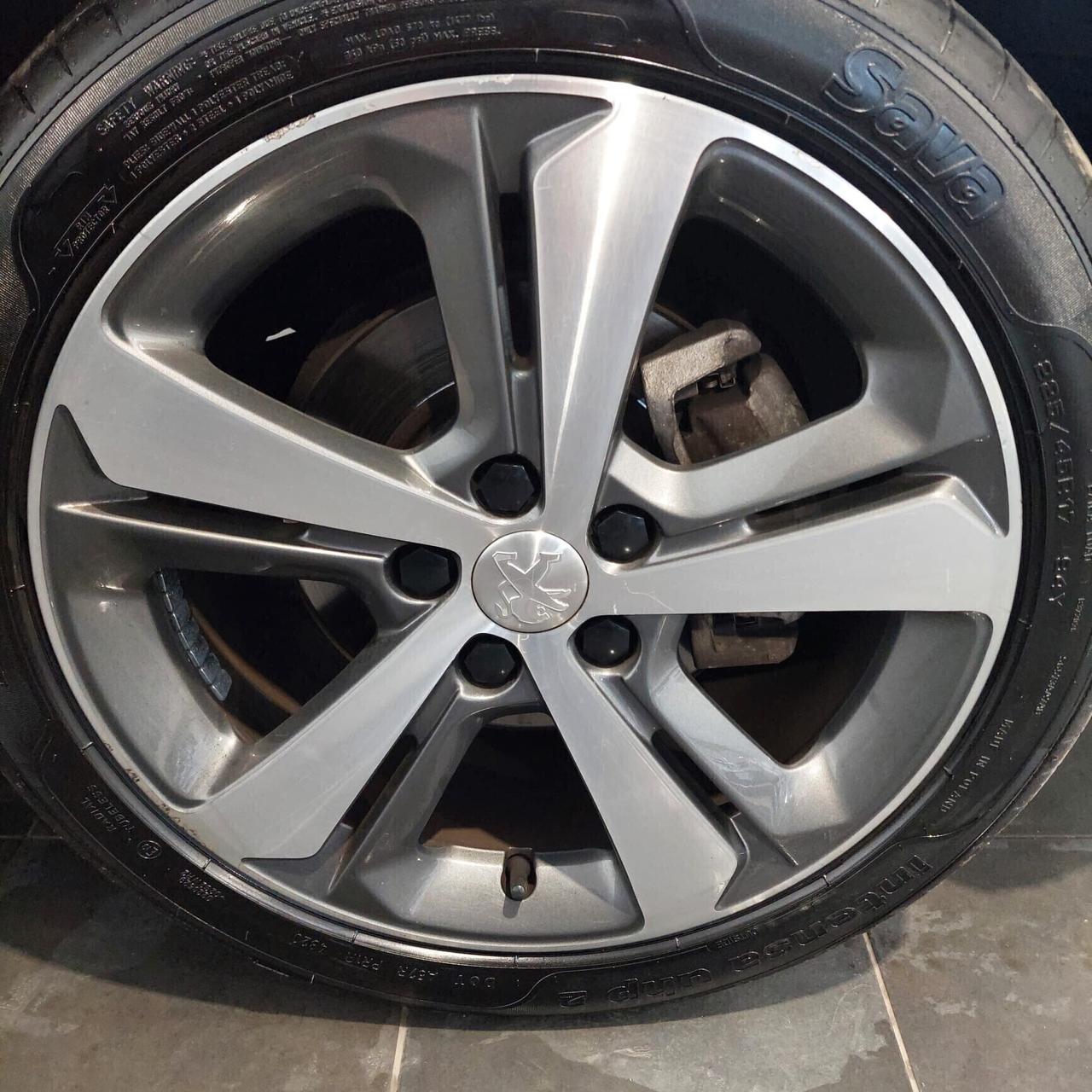 Peugeot 308 1.2 turbo benzina