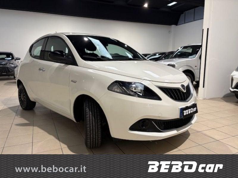 Lancia Ypsilon 1.0 FireFly 5 porte S&S Hybrid Silver