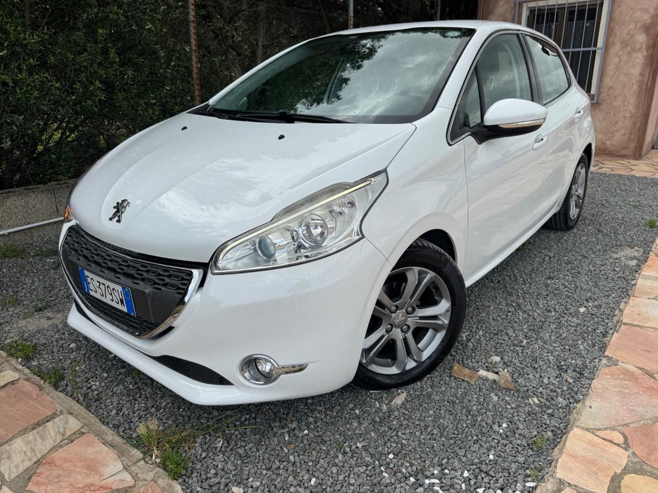 Peugeot 208 1.6 e-HDi 92 CV Stop&Start 5 porte Allure