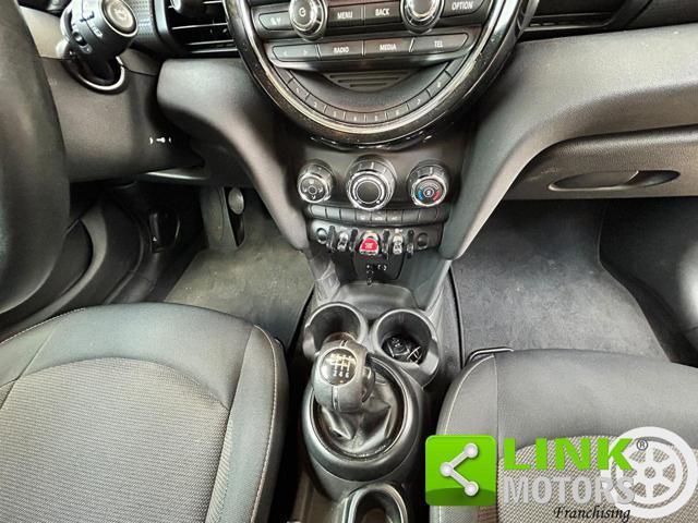 MINI Cooper D .
