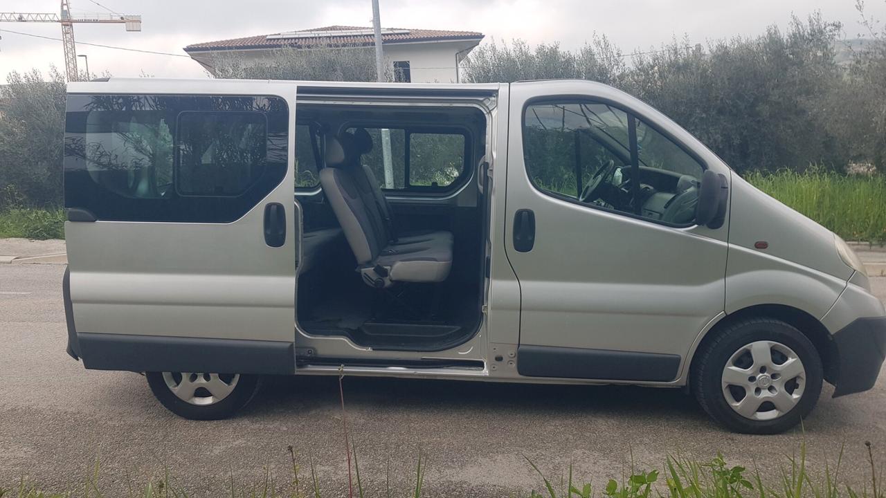 Opel Vivaro 9 posti