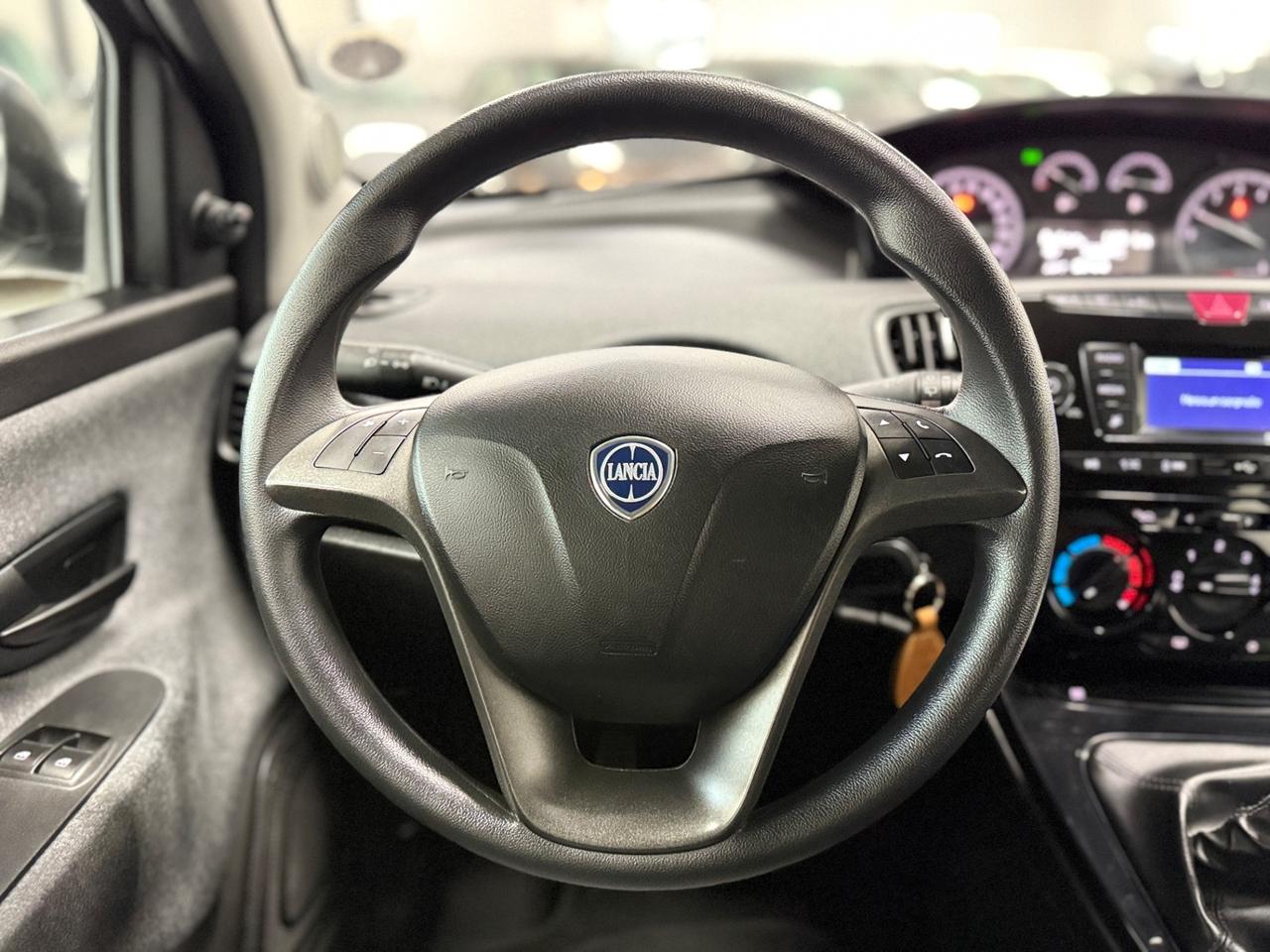 Lancia Ypsilon