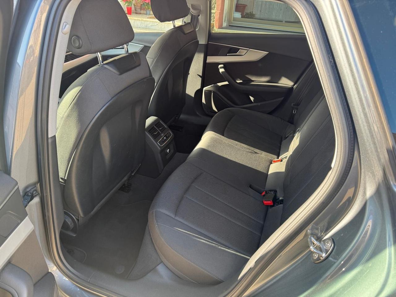 Audi A4 Avant 2.0 TDI 150 CV ultra Business Sport