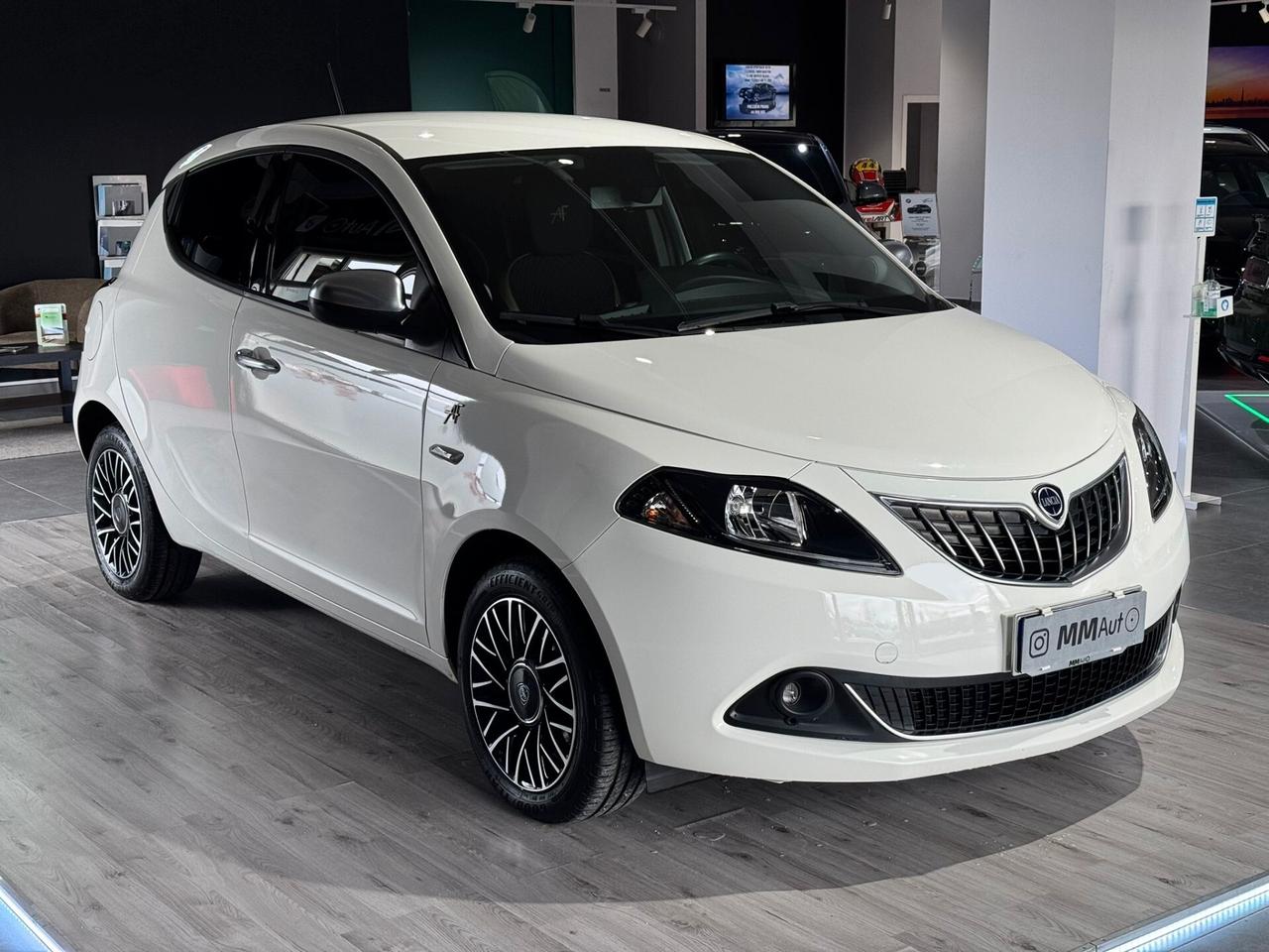Lancia Ypsilon 1.2 69 CV 5 porte GPL Alberta Ferretti