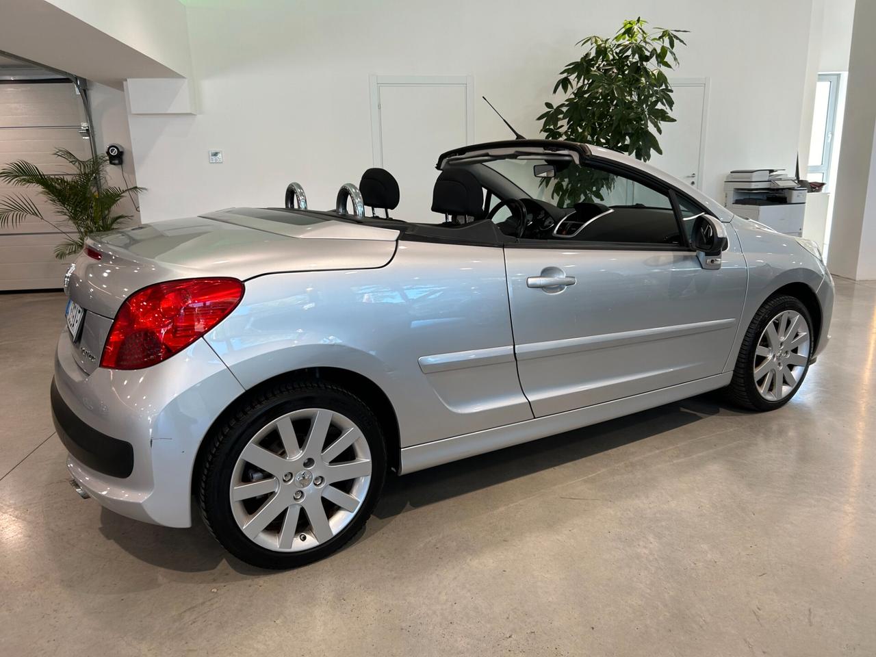 Peugeot 207 1.6 VTi 120CV Fèline CC Cabrio Coupè