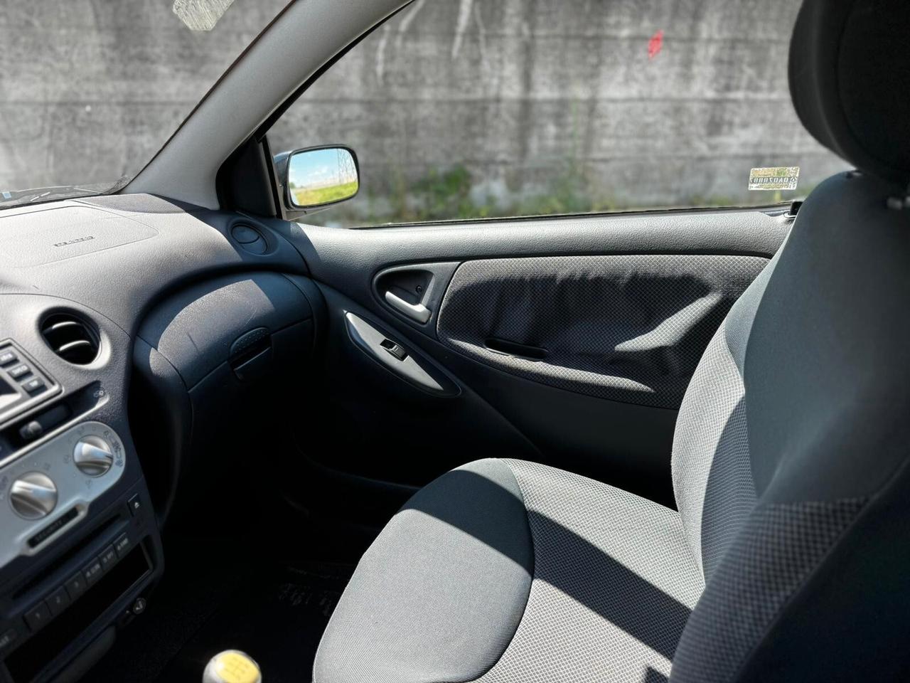 Toyota Yaris 1.3i 16V cat 3 porte Sol