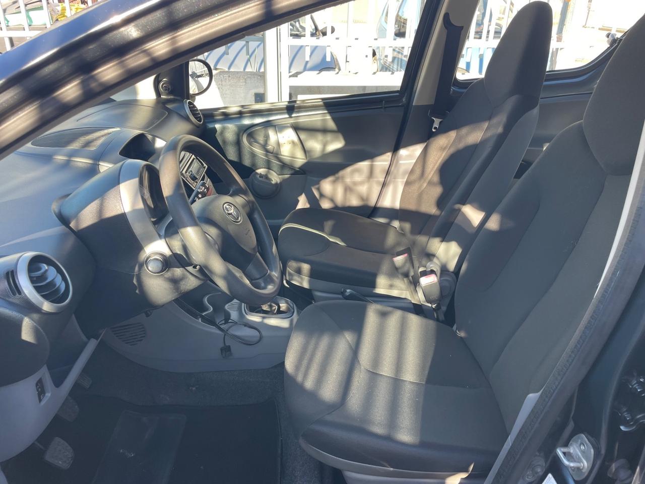 Toyota Aygo 1.0 12V VVT-i 5 porte Sol