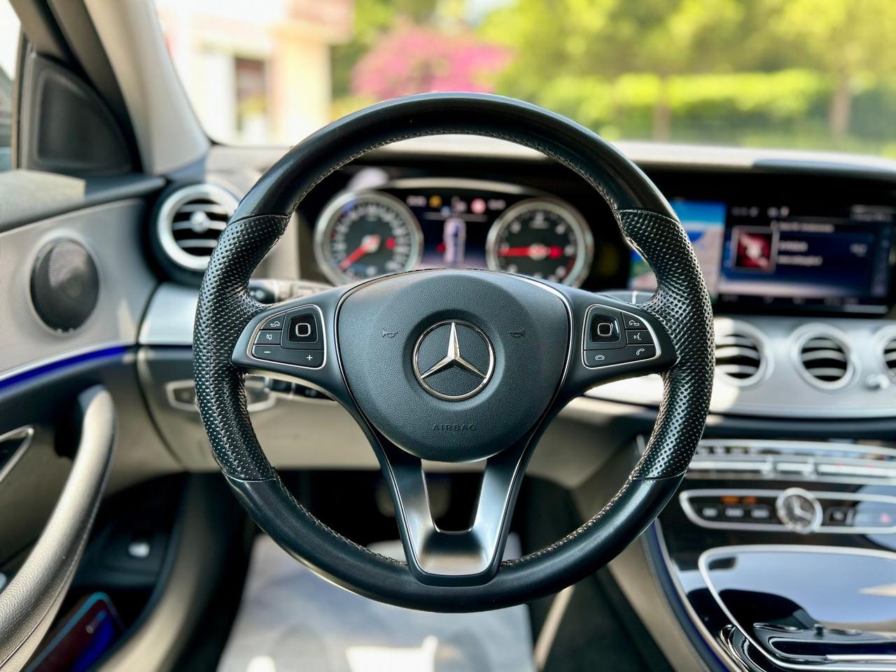 Mercedes-Benz E 220 Business Sport