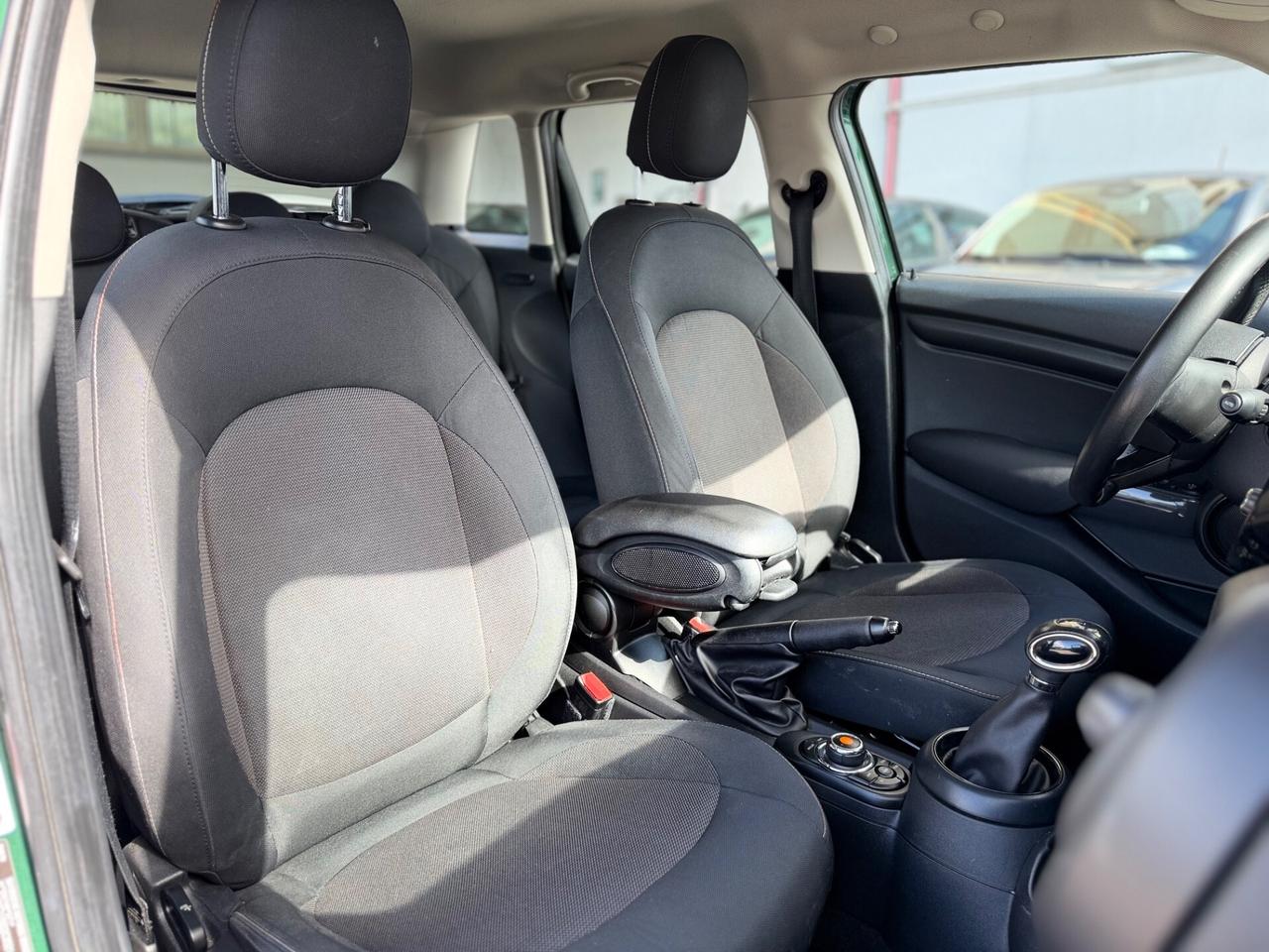 Mini 1.5 Cooper D 5 porte CAMBIO AUTOMATICO