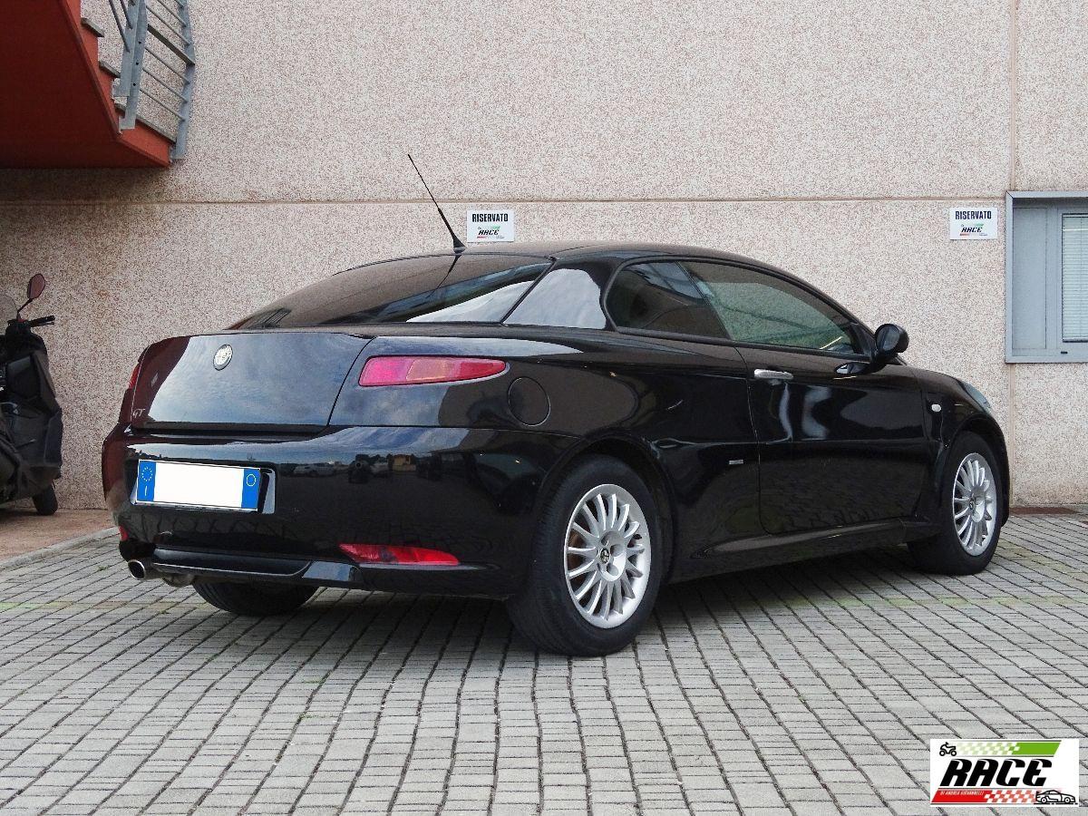 ALFA ROMEO - GT - 1.9 JTDM 16V Distinctive