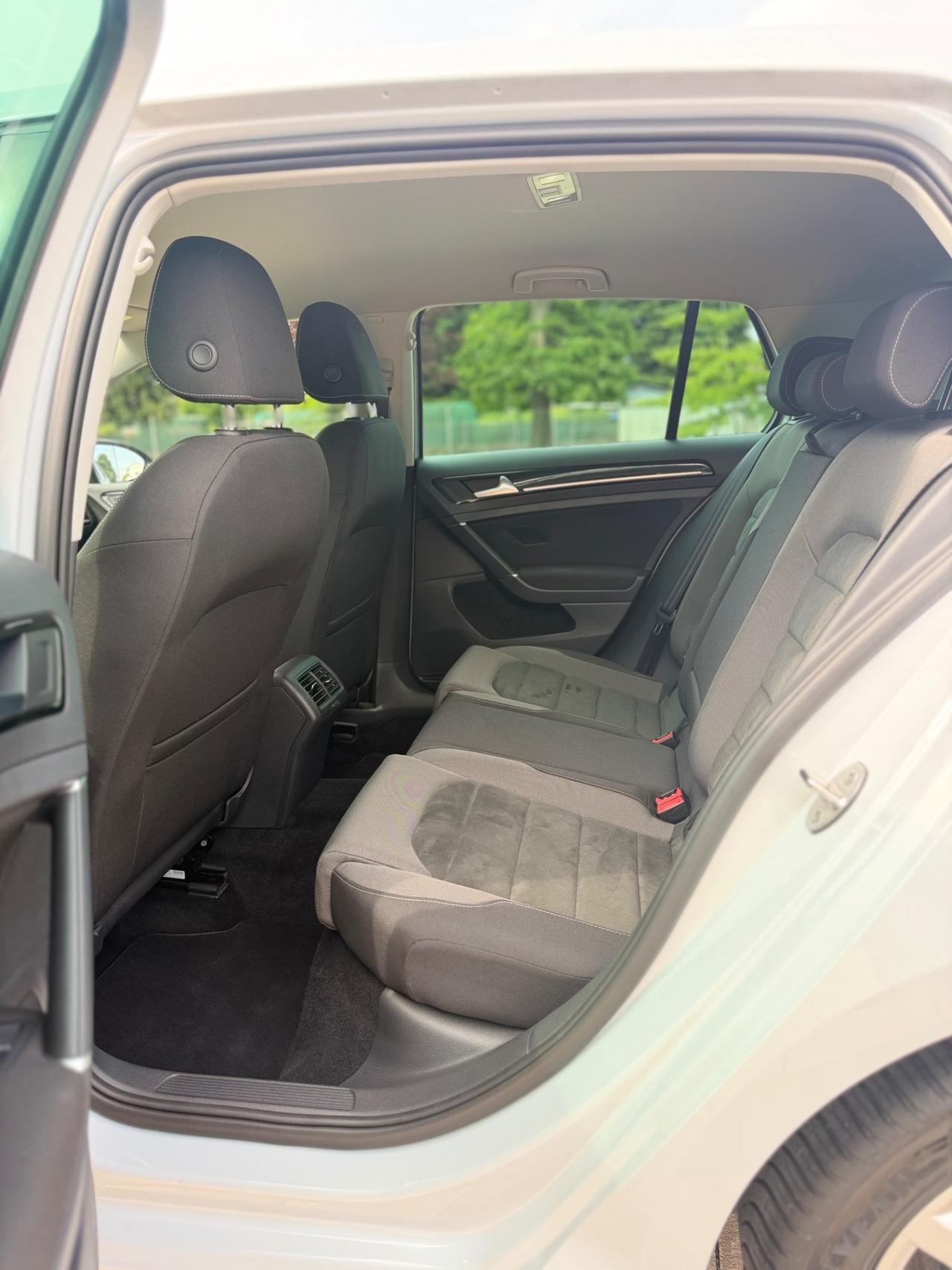 Volkswagen Tiguan 2.0 TDI R-Line SCR 4MOTION Advanced BlueMotion Technology
