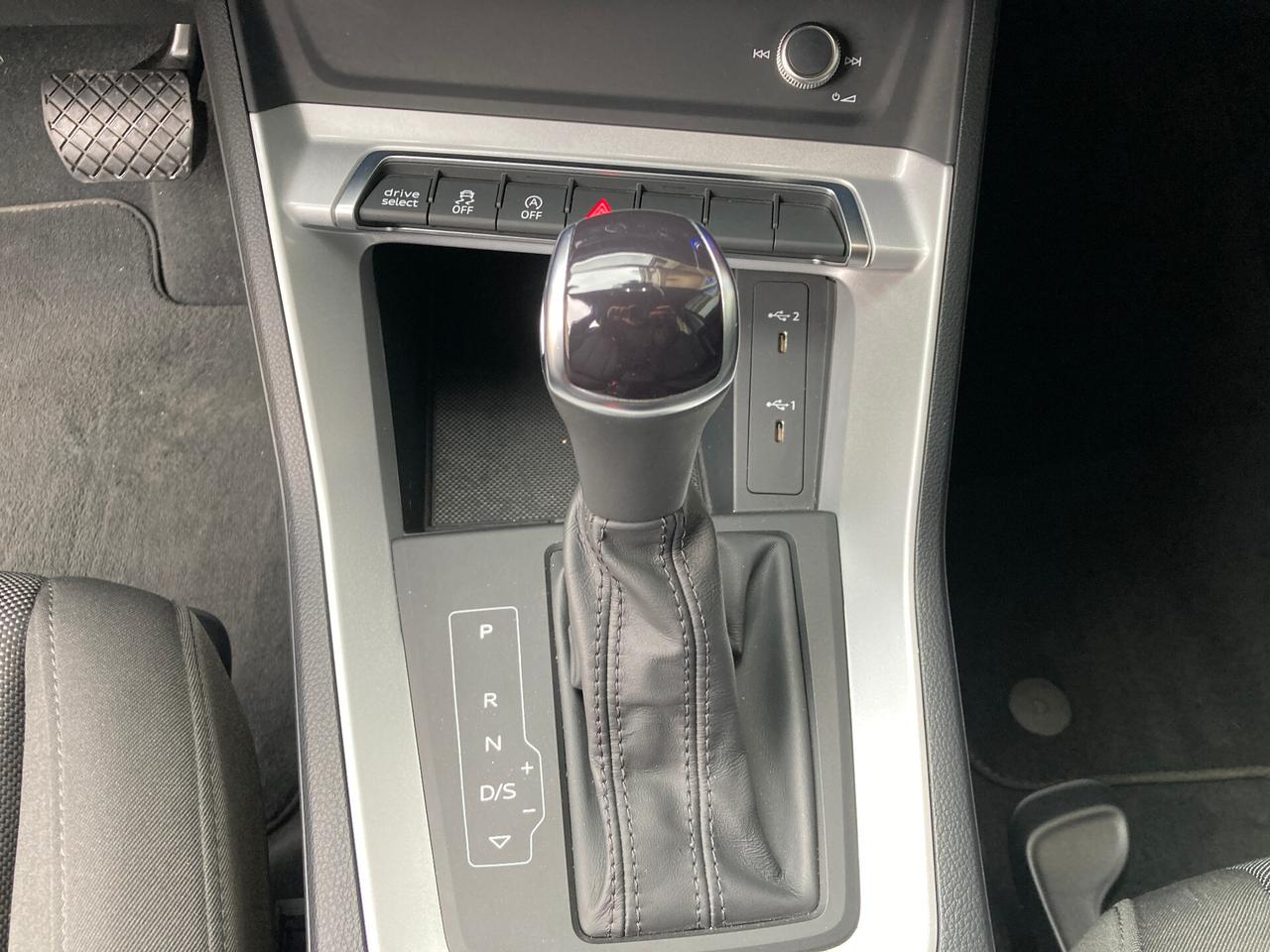 Audi Q3 35 TDI S tronic Business
