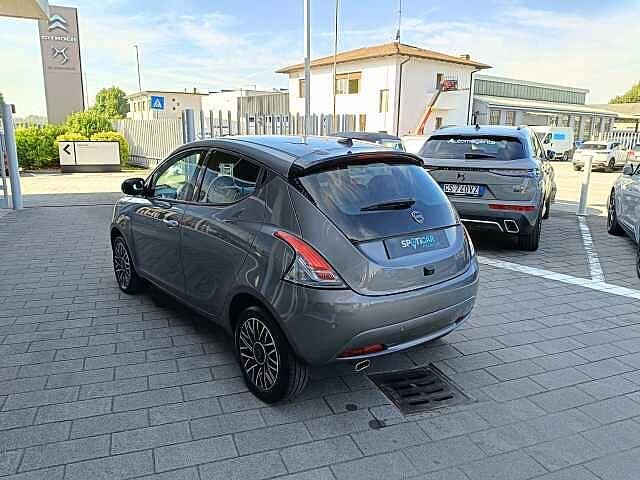 Lancia Ypsilon 1.0 Hybrid 69cv PLATINO AZIENDALE