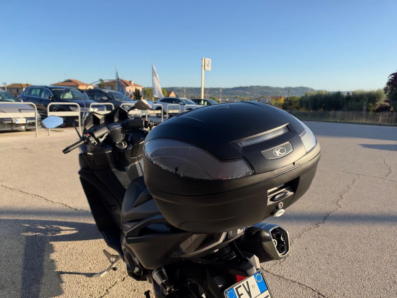 Kymco AK 550