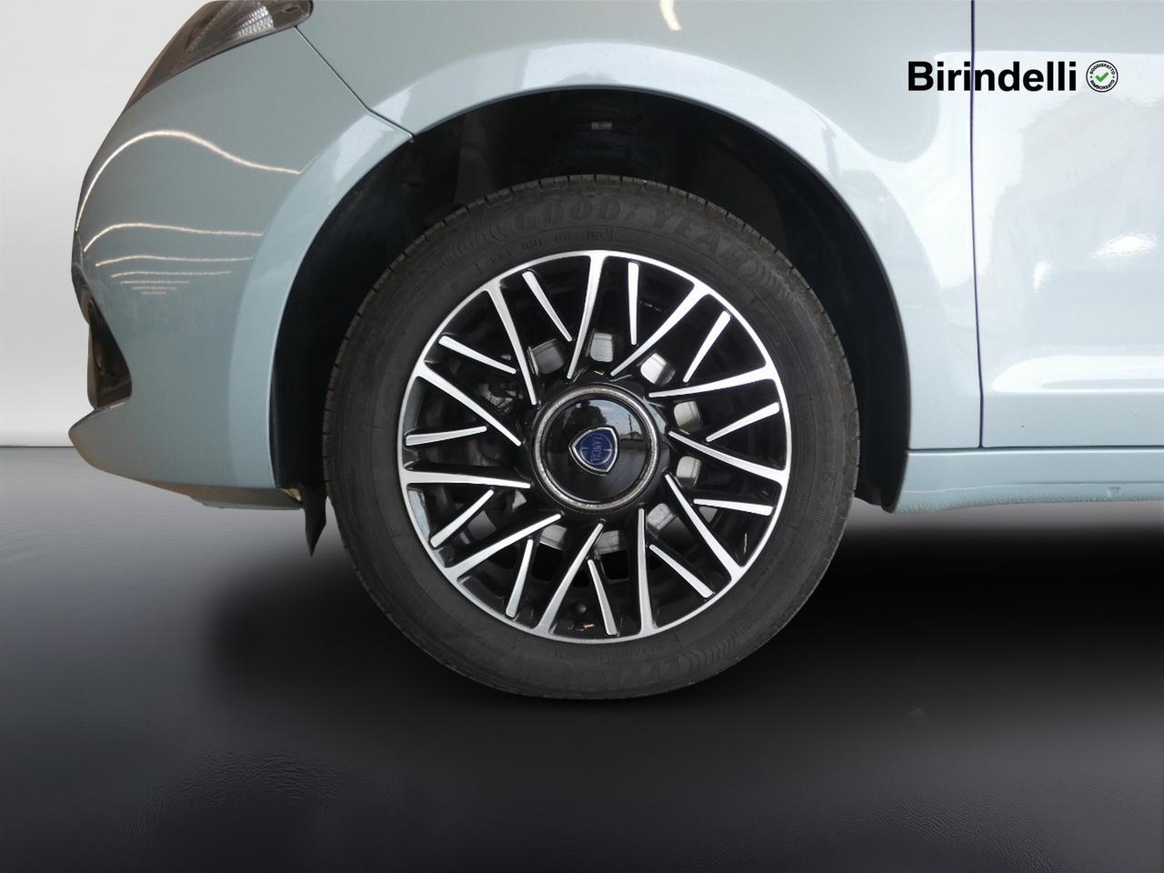 LANCIA Ypsilon 3ª serie - Ypsilon 1.0 FireFly 5 porte S&S Hybrid Platino