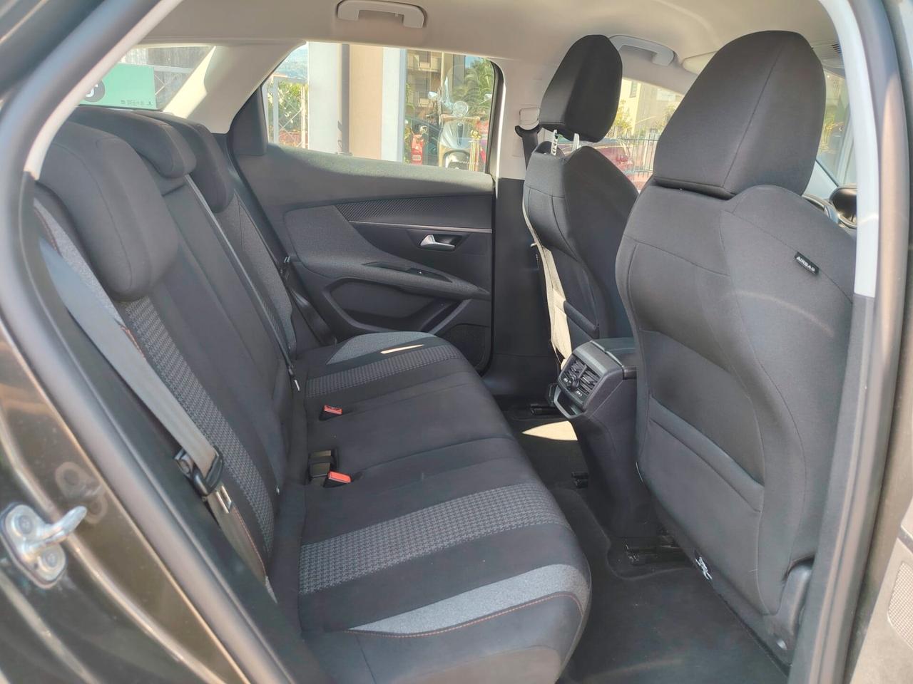 Peugeot 3008 BlueHDi 130 S&S Active