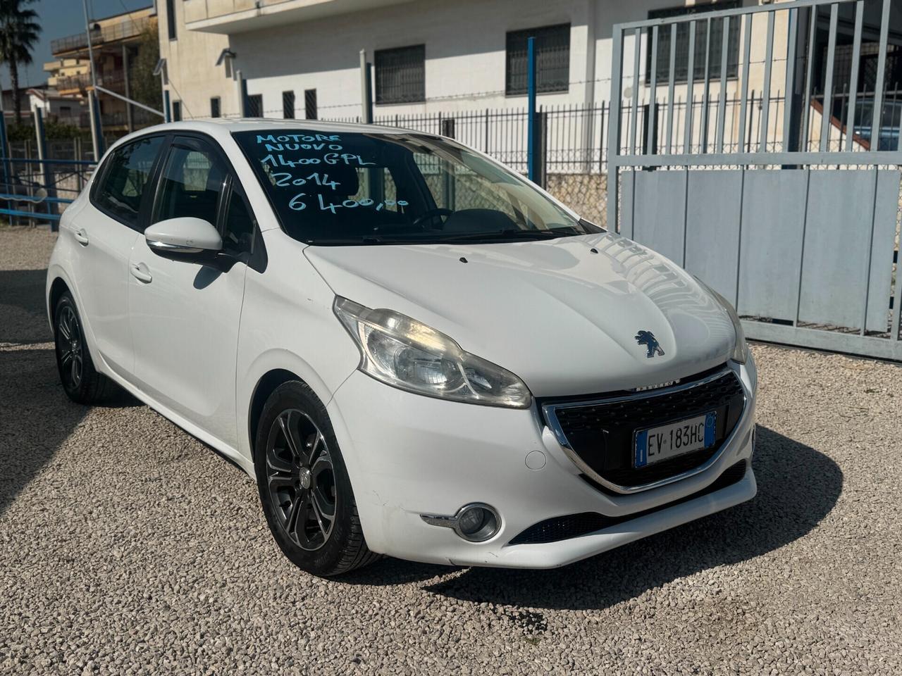 Peugeot 208 5 porte 1400 GPL Motore Nuovo 2014