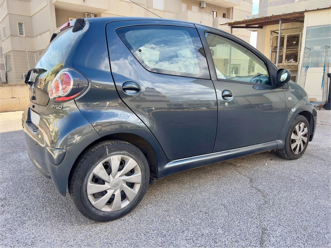 Toyota Aygo 1.0 12V VVT-i 5 porte Lounge