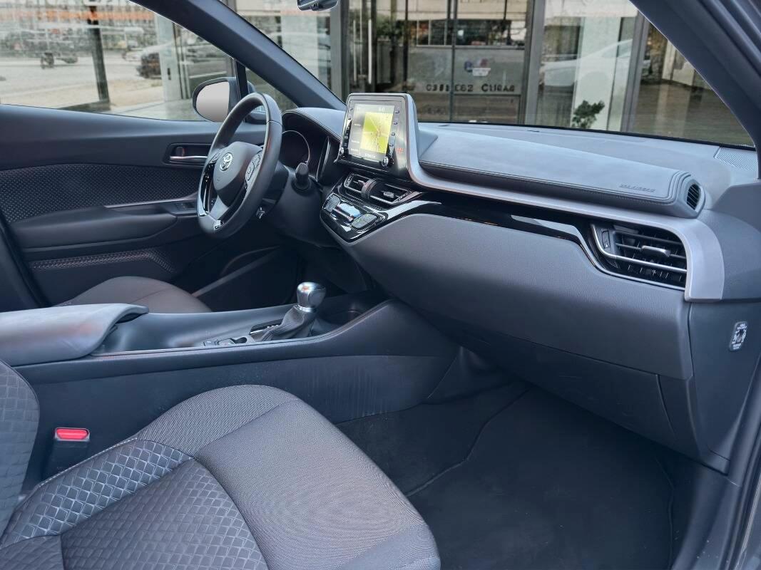 Toyota C-HR 1.8h Active e-cvt Con TELECAMERA & NAVIGATORE