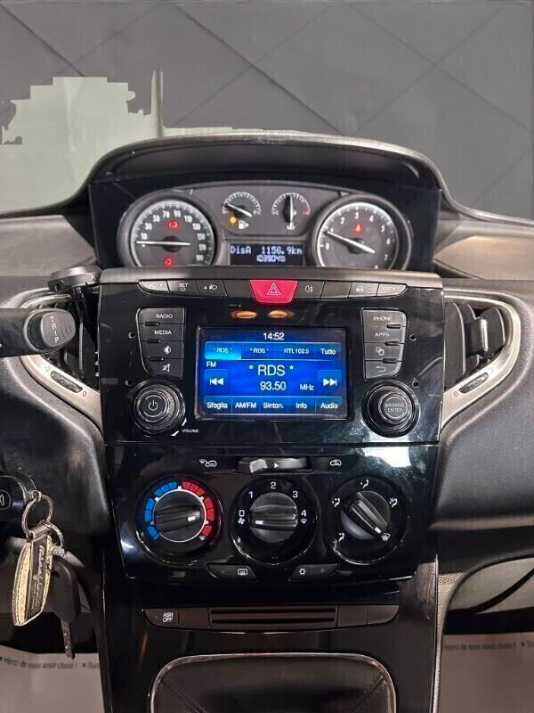 Lancia Ypsilon 1.2 69 CV 5 porte Gold(NEOPATENTATI)