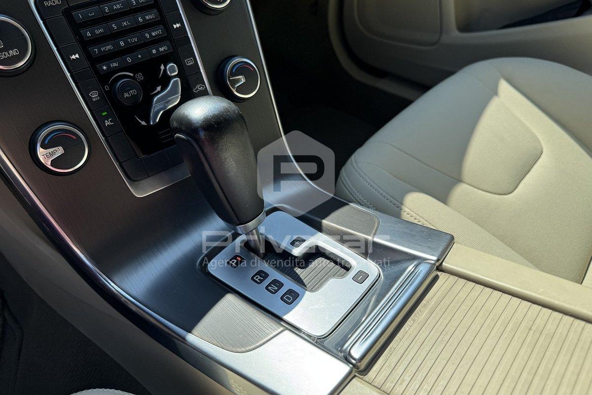 VOLVO V60 D3 Geartronic Momentum