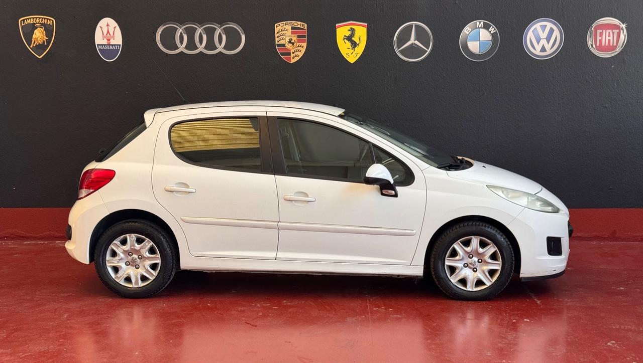 Peugeot 207 1.4 HDi 70CV 5p. OK NEOPATENTATI