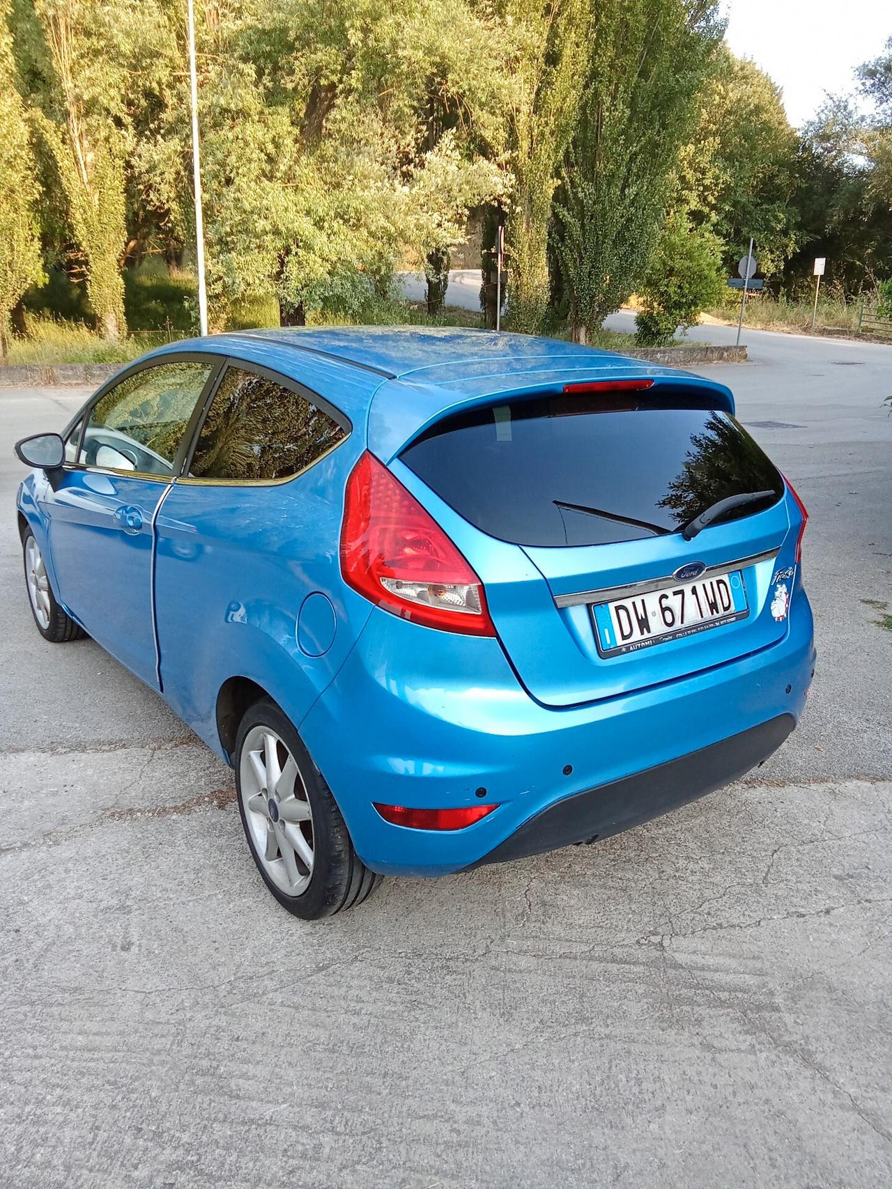 Ford Fiesta 1.4 GPL 3p 09