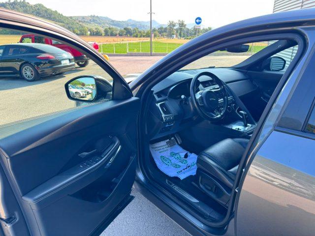 JAGUAR E-Pace 2.0D 180 CV AWD aut. R-Dynamic 4X4