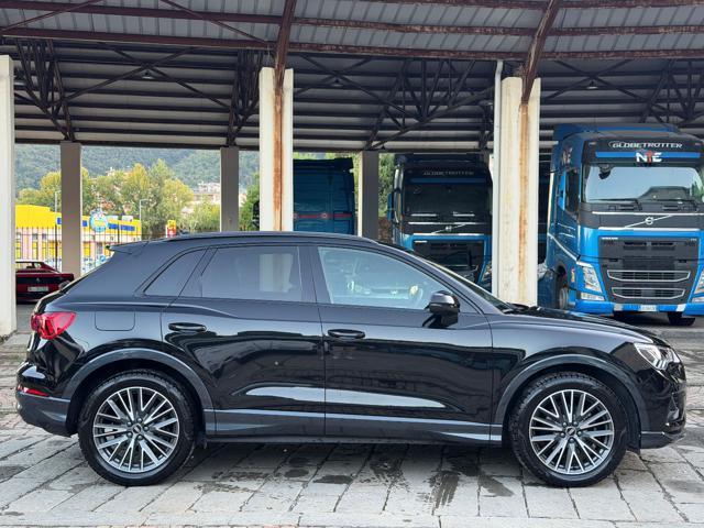 AUDI Q3 35 TFSI Business Advanced