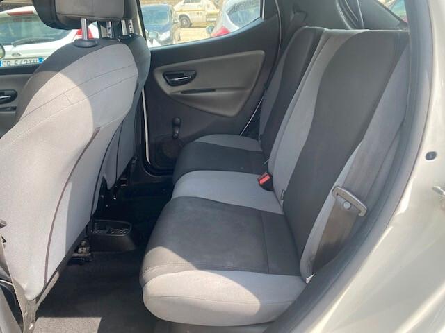 Lancia Ypsilon 1.3 MJT 16V 95 CV 5 porte S&S Silver