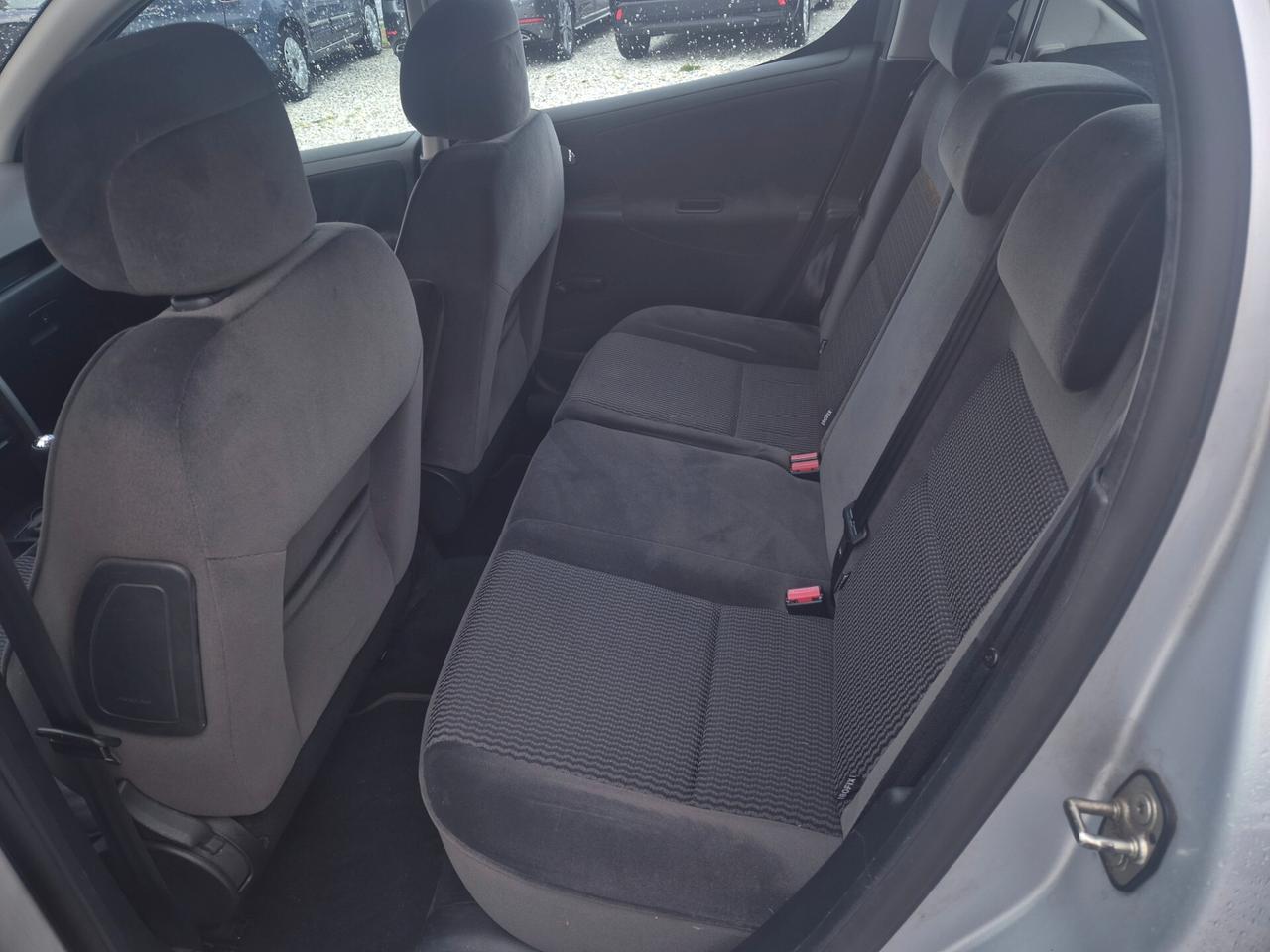 Peugeot 207 1.4 8V 75CV 5p. ONE Line