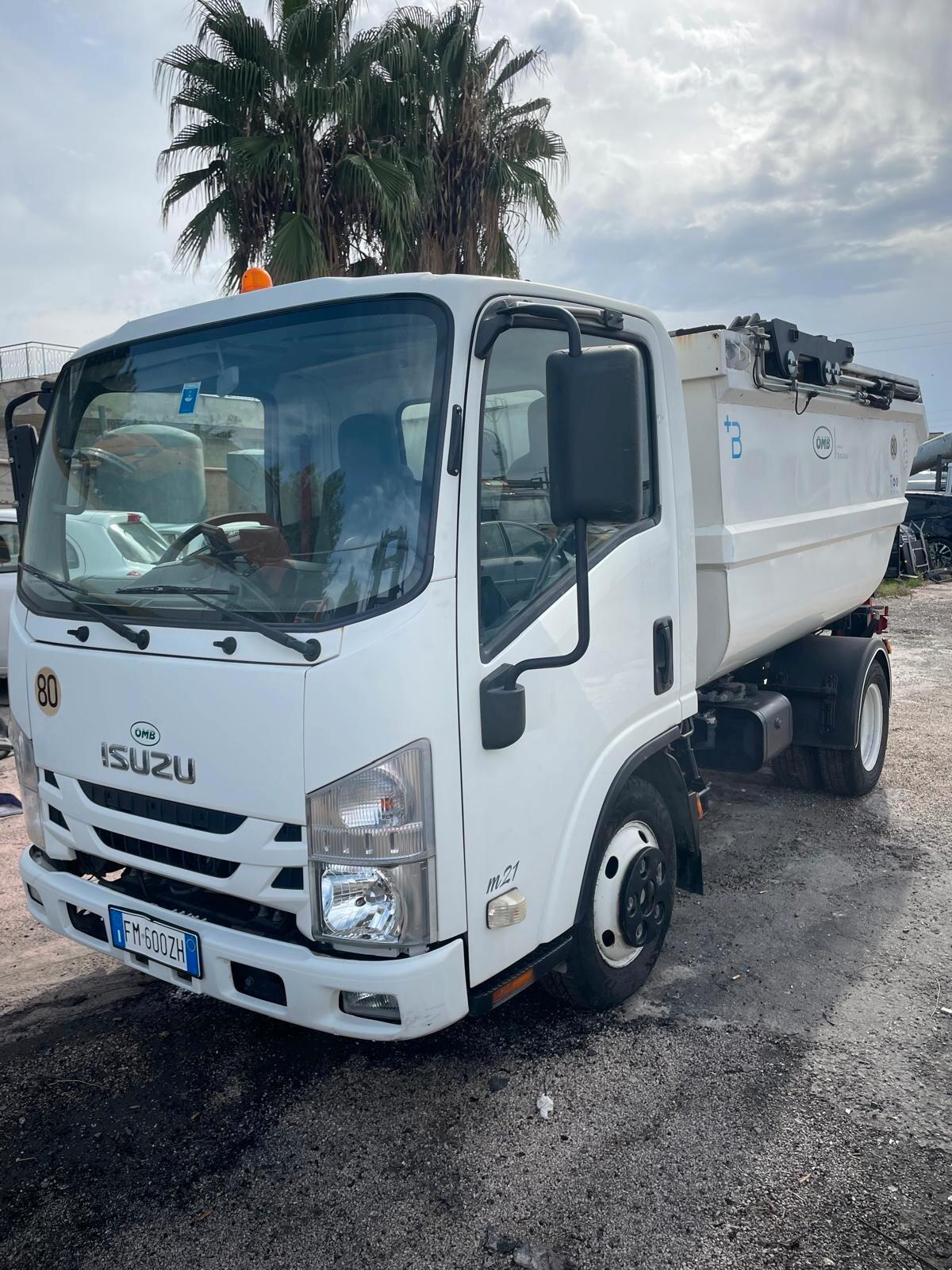 Isuzu M21 COMPATTATORE