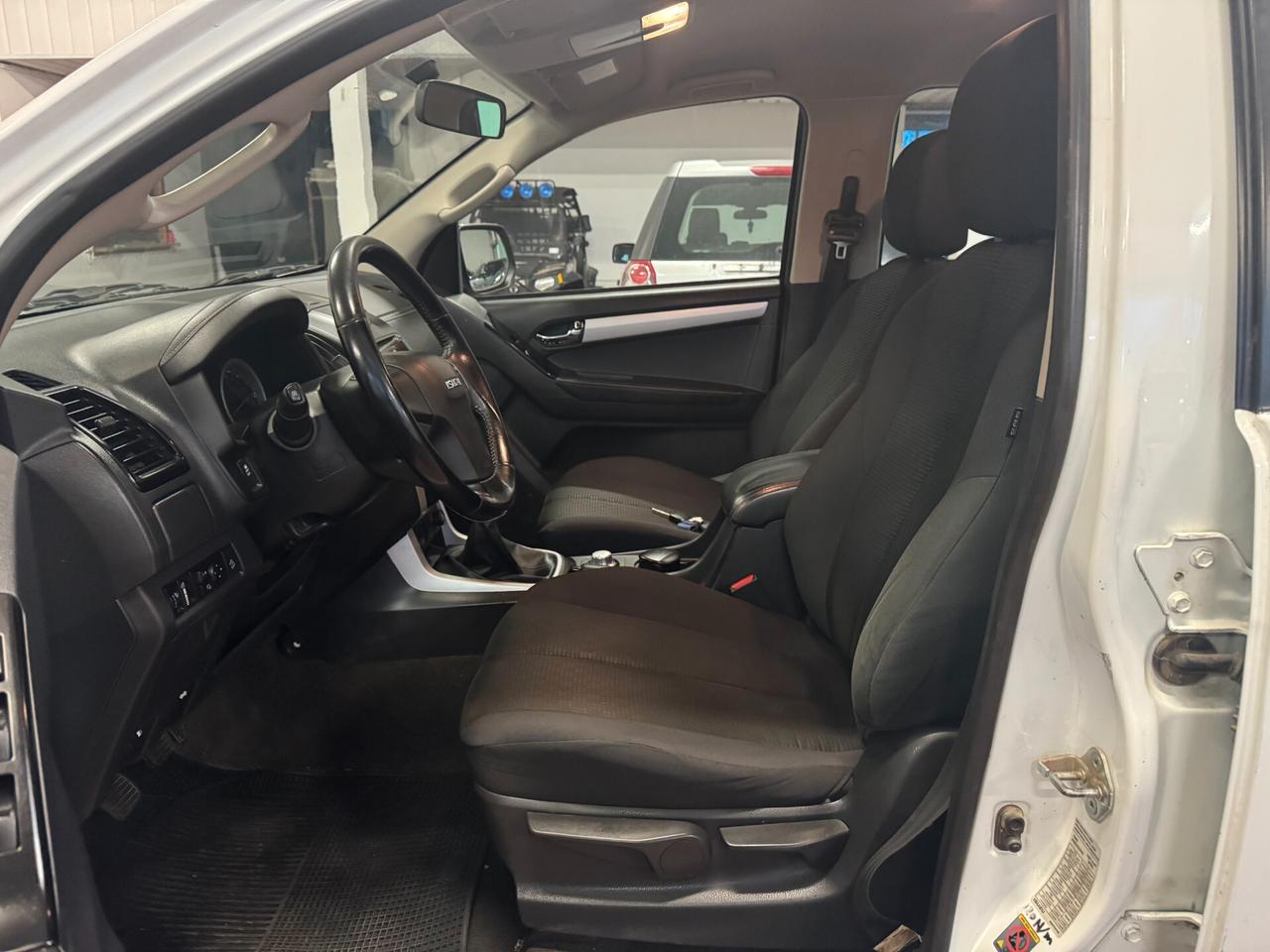 Isuzu D-Max 1.9 Crew Cab Solar 4WD A/C