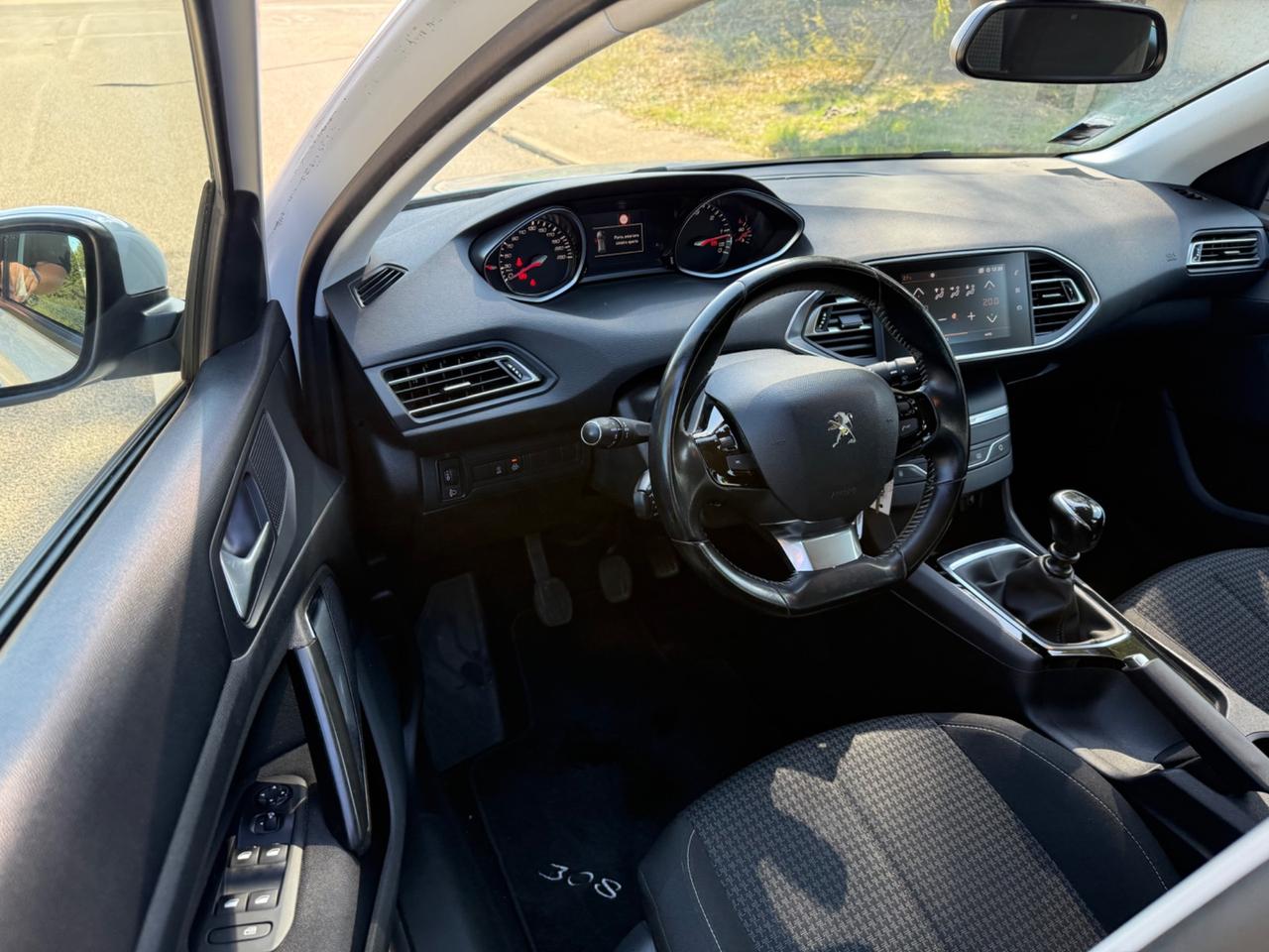 Peugeot 308 BlueHDi 130 S&S Business