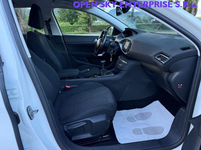 PEUGEOT 308 PureTech Turbo 110 CV SW Style LED NAVI PDC
